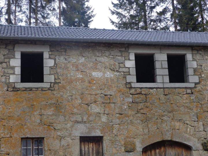 Construction de maison en pierre Empurany