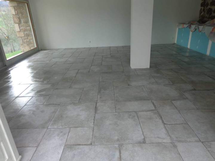 Pose de carrelage intérieur Empurany